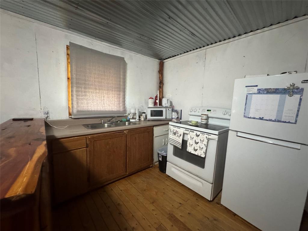 Tomas De La Vega - Residential