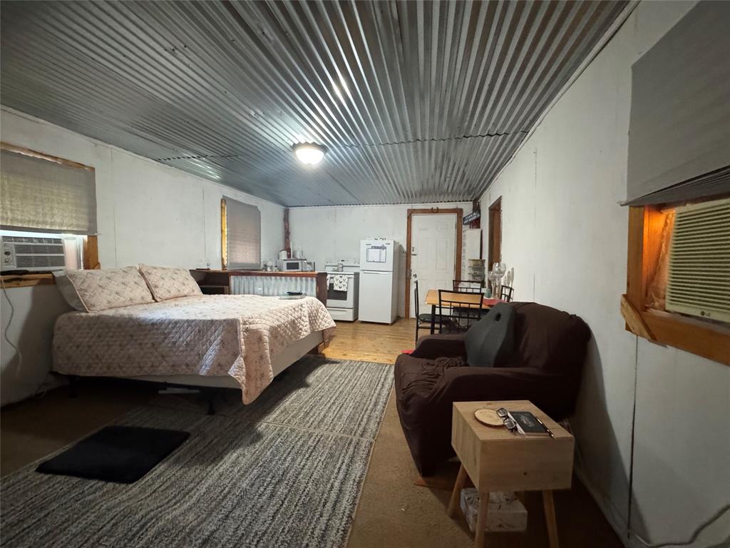 Tomas De La Vega - Residential