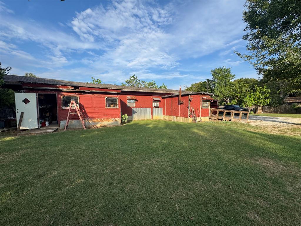 Tomas De La Vega - Residential