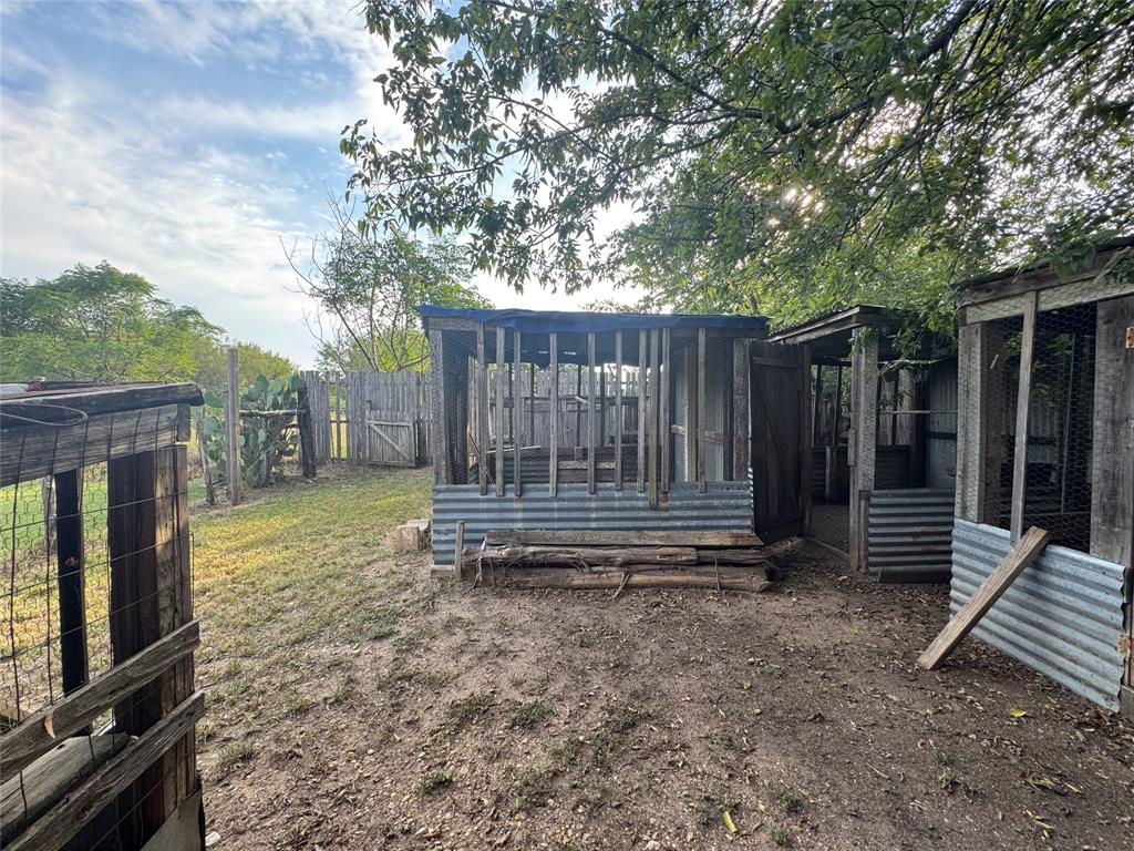 Tomas De La Vega - Residential