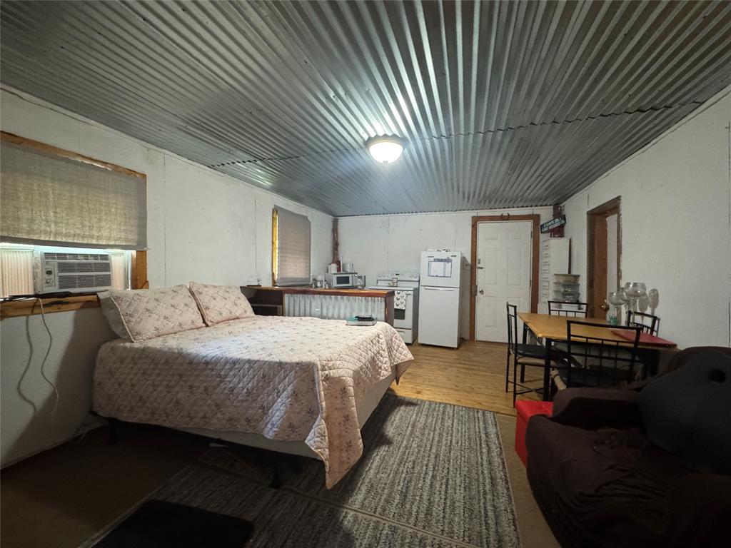 Tomas De La Vega - Residential