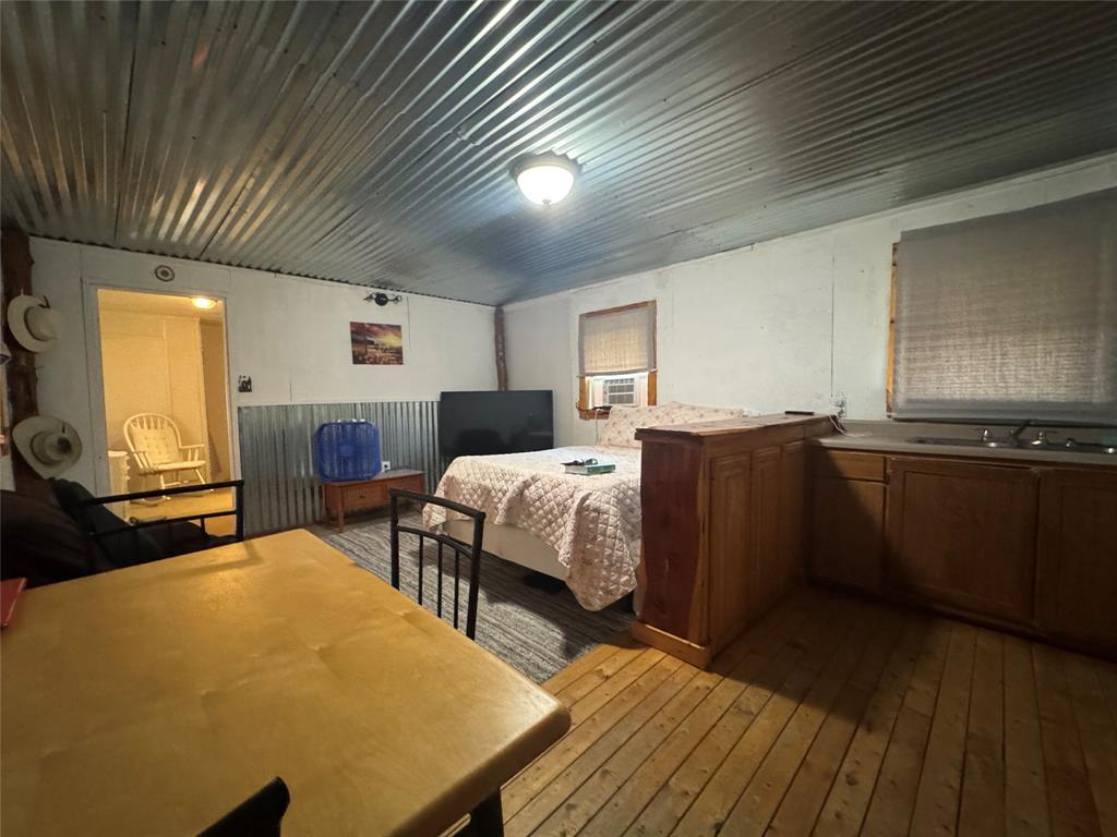 Tomas De La Vega - Residential