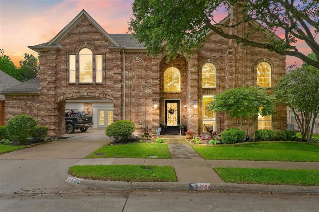 Photo of 626 Creekbend Drive, Mesquite, TX 75149 (MLS # 21231601)