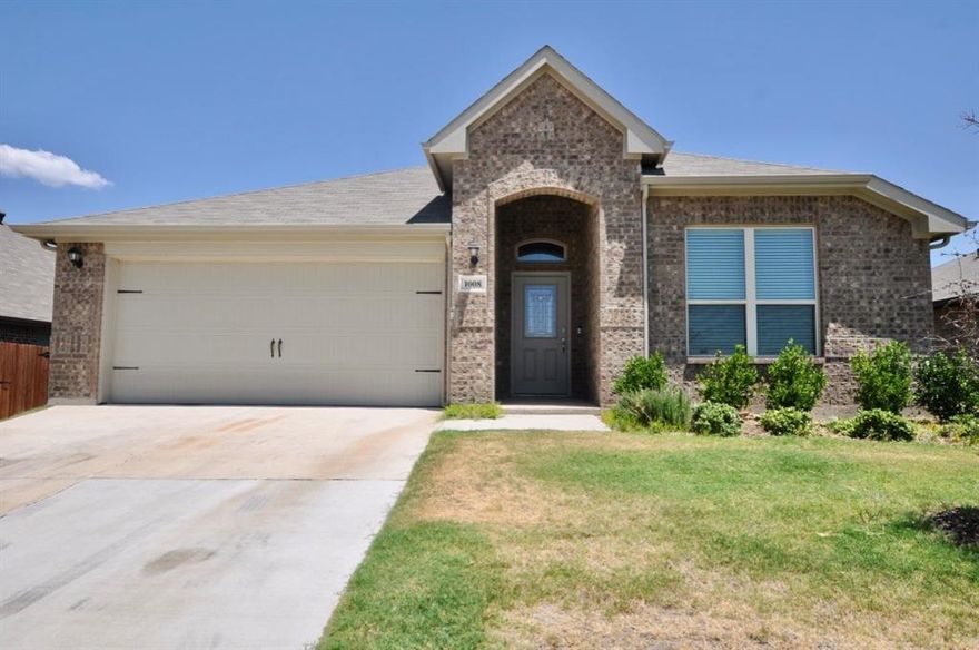 FOR LEASE! ASK ABOUT OUR $0 SECURITY DEPOSIT MOVE-IN SPECIAL! Super Nice Brick Home in The Heights of Weatherford. Built In 2019. 4 BR - 2 BA -2 Car Garage - Open Floor Plan. Spacious Eat in Kitchen includes Large Island, Stainless Appliances and Beautiful Granite Counter Tops. Patio & Fenced Backyard. Close To The High School & Easy Access To I-20. One Pet Allowed With Breed Restrictions & Pet Deposit. No Smoking. Home Comes With Heights of Weatherford HOA Community Pool Key For Tenant Use.
