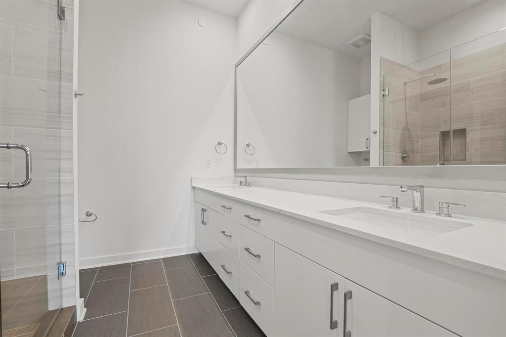 Dallas Land & Loan 02 - Residential Lease