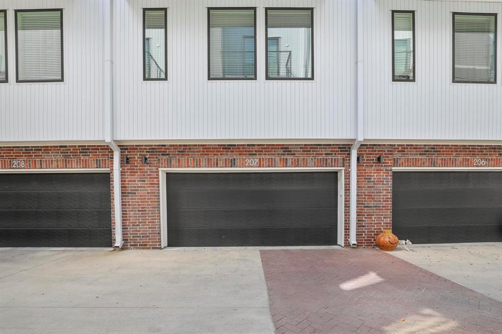 Dallas Land & Loan 02 - Residential Lease