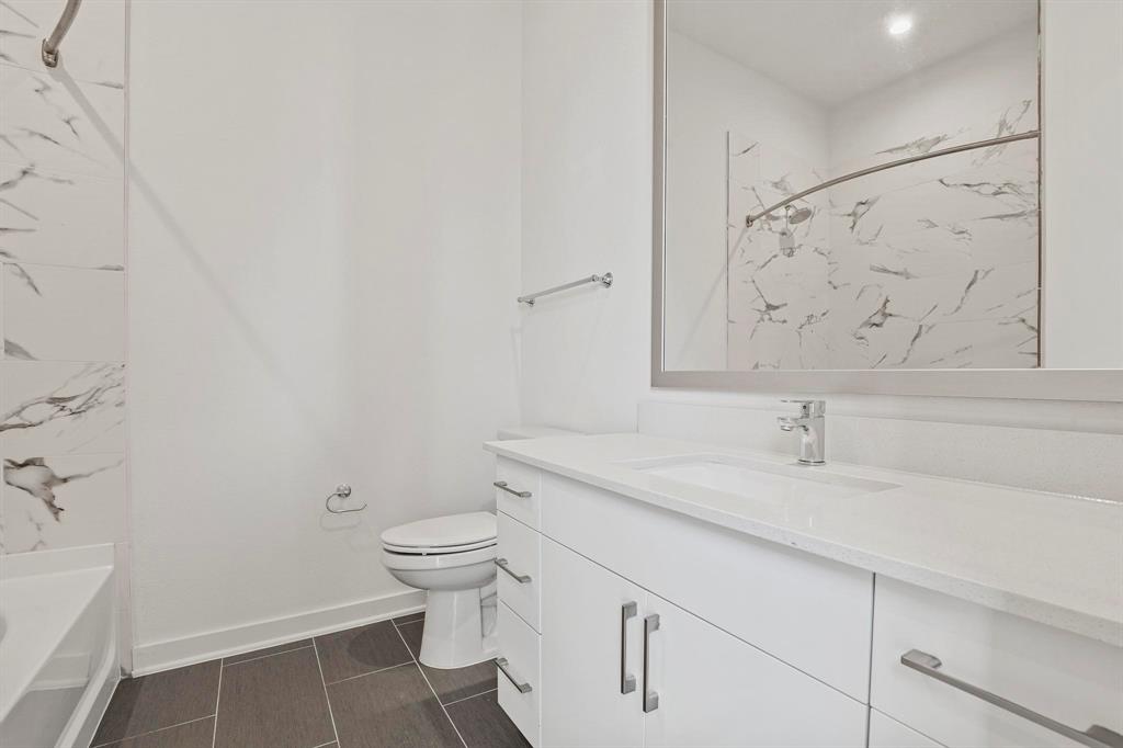 Dallas Land & Loan 02 - Residential Lease