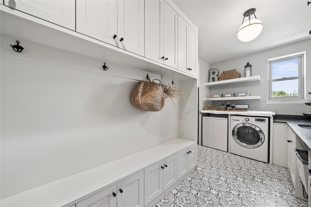 Hickory Hill Estate - Residential