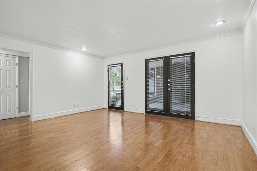 Paradiso Condo Ph 3 - Residential