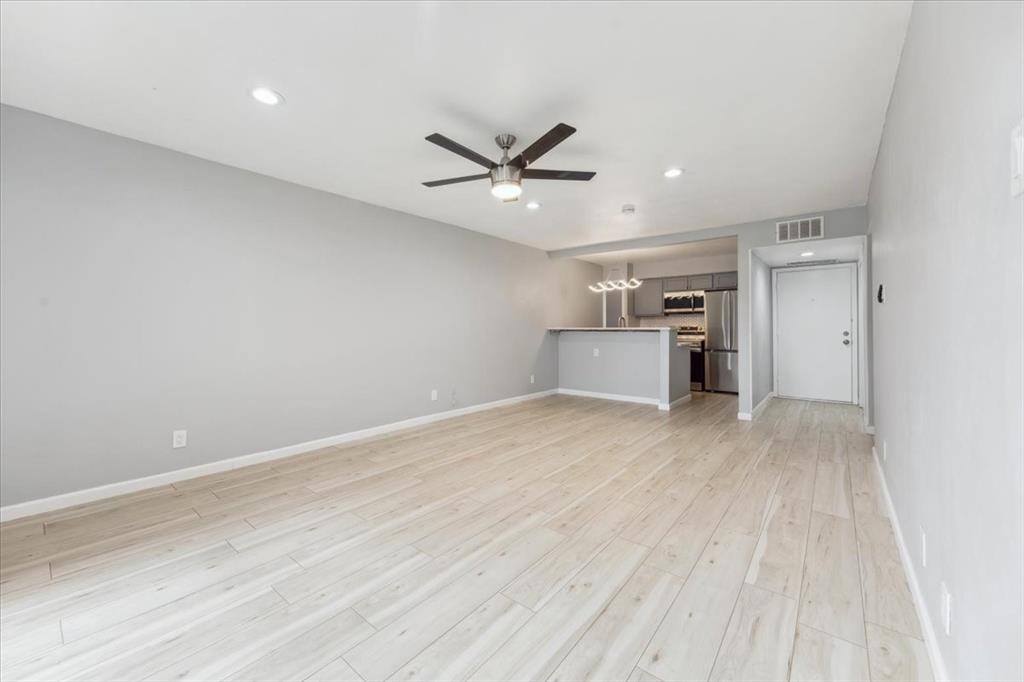 4837 Cedar Springs Road 321