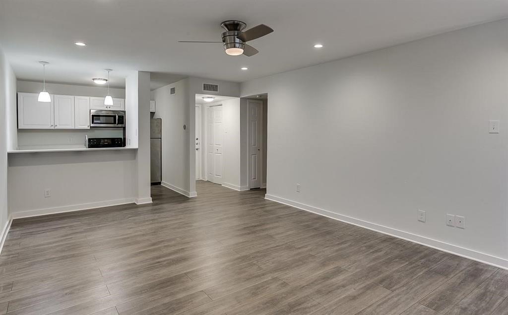 2902 Douglas Avenue 104