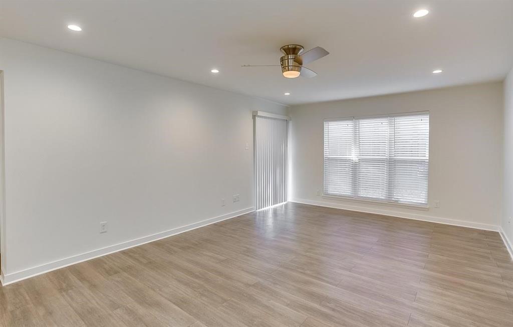 2902 Douglas Avenue 104