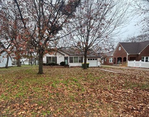 A home in Hubbard