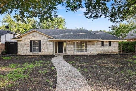 Photo of 1702 Yorkshire Drive, Richardson, TX 75082 (MLS # 21305860)