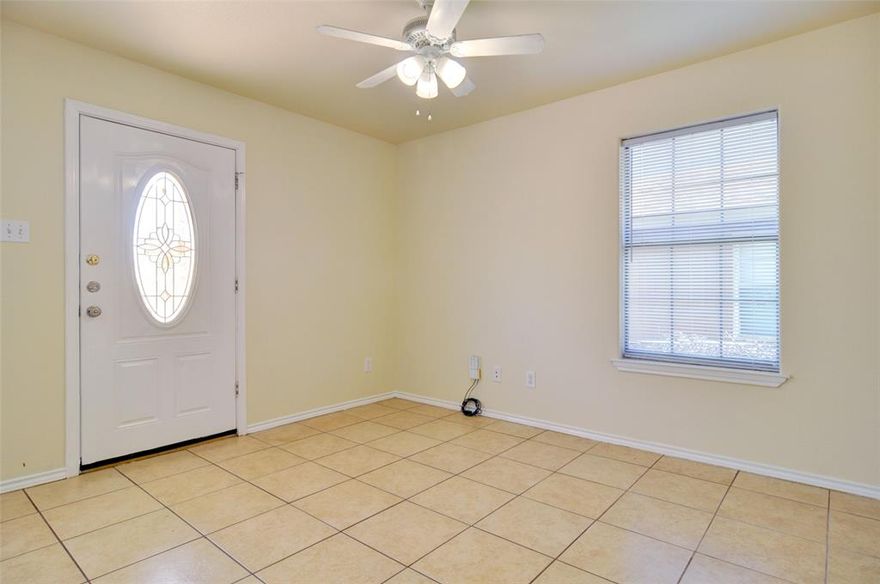 UPDATED 3 BEDROOM, 2 BATH DUPLEX, UNIT 104