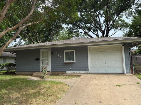 704 Faun Drive Euless TX 76040
