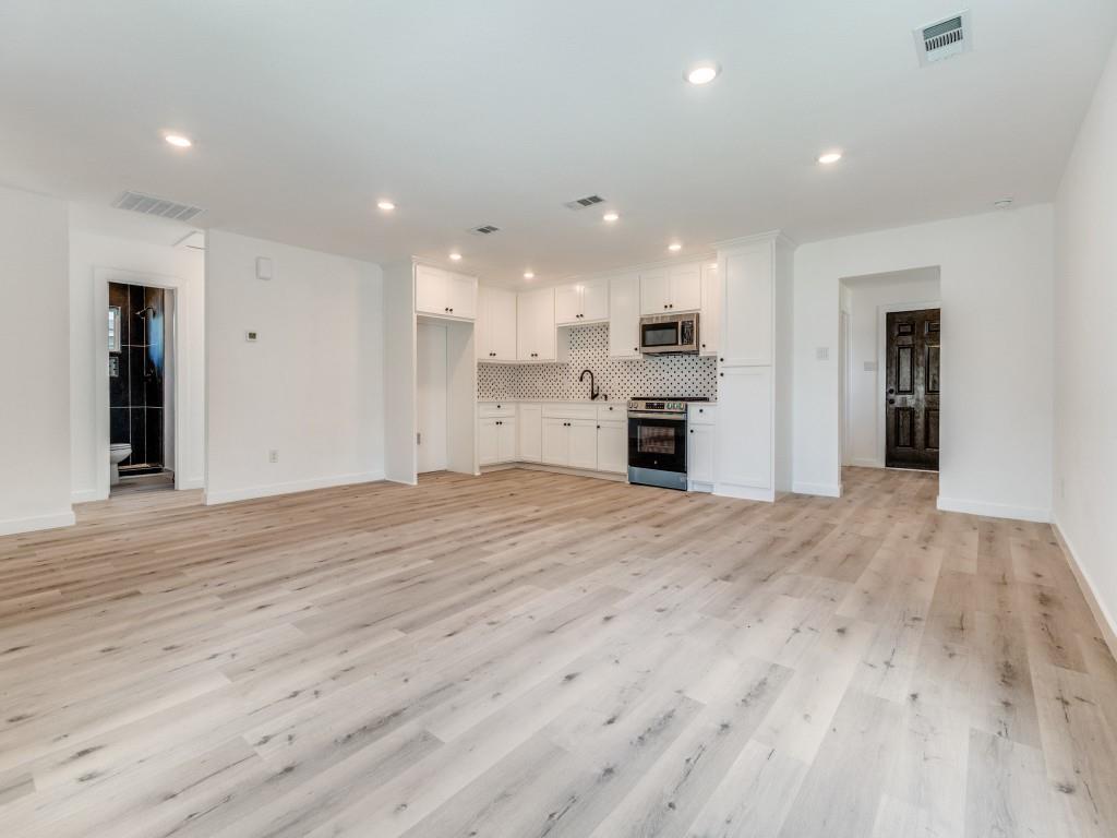 Deerpath Village 05 - Residential