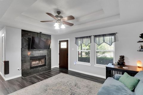 112 Lawndale Drive Waxahachie TX 75165