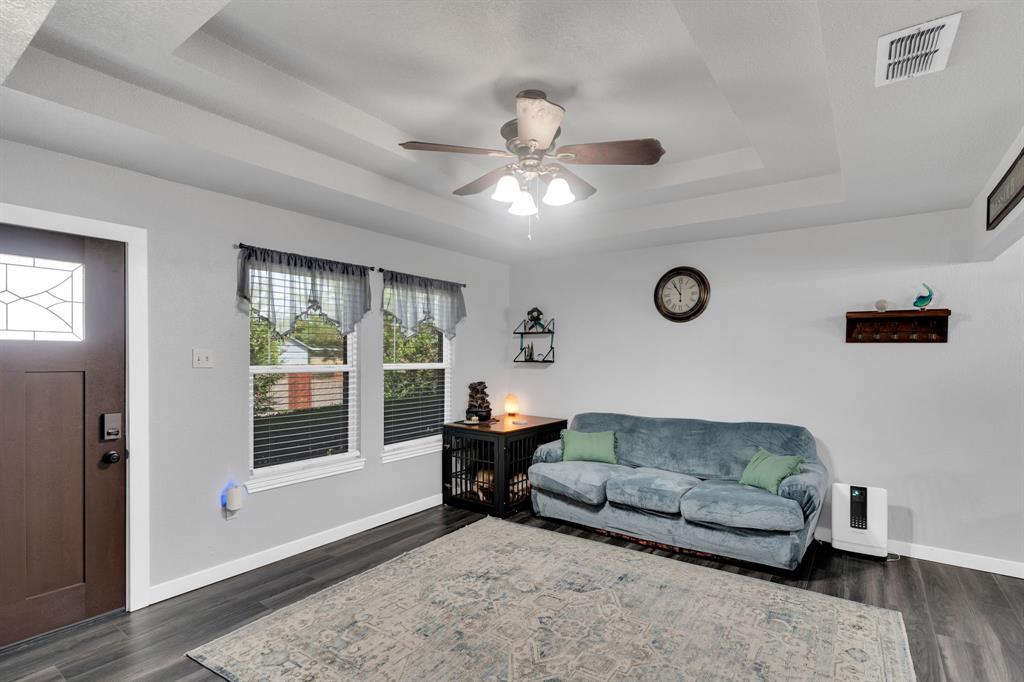 112 Lawndale Drive