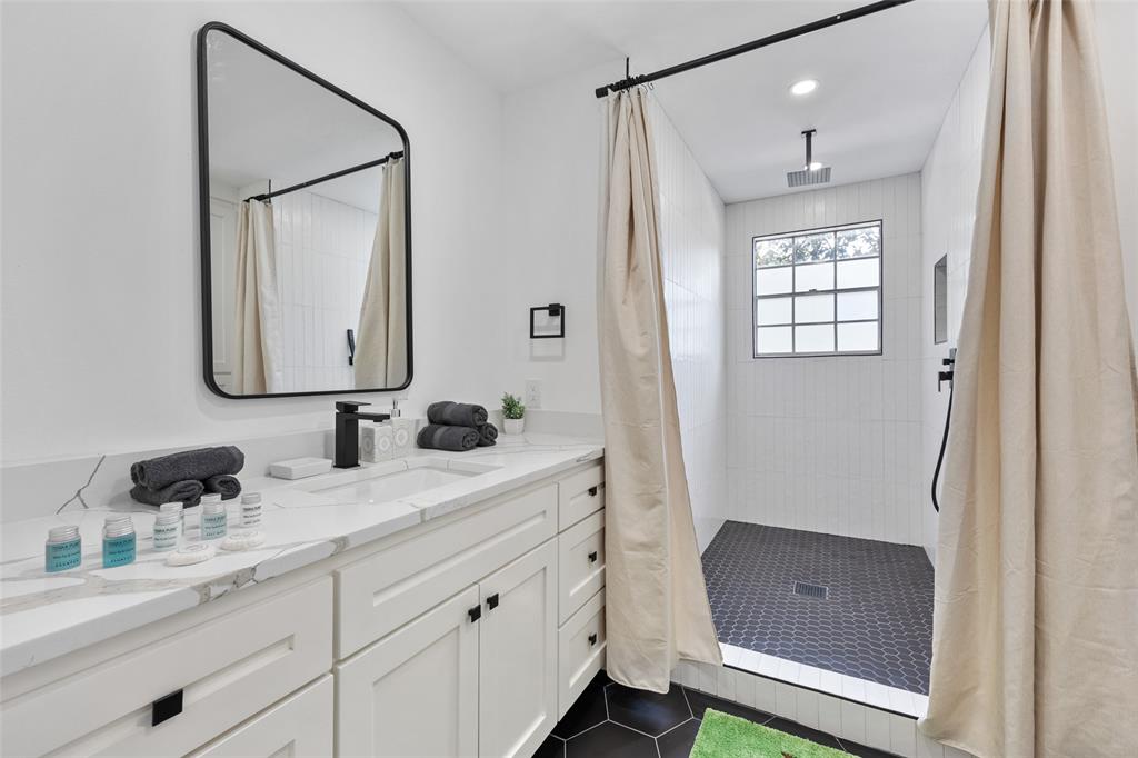 BRIARWOOD EAST NO 2 - Residential Lease