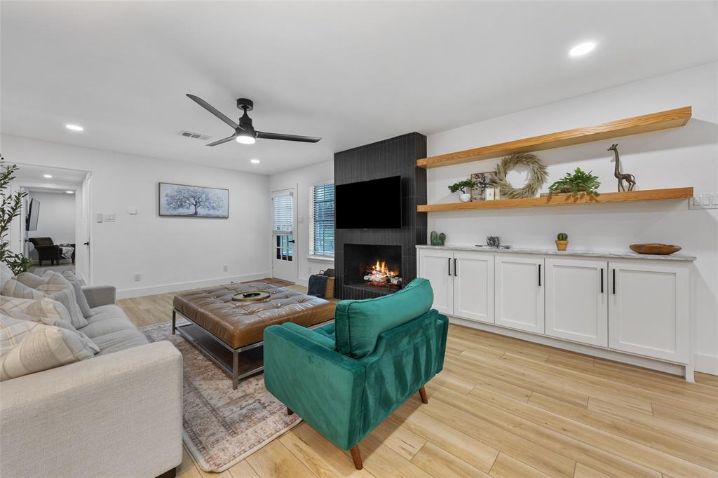 BRIARWOOD EAST NO 2 - Residential Lease