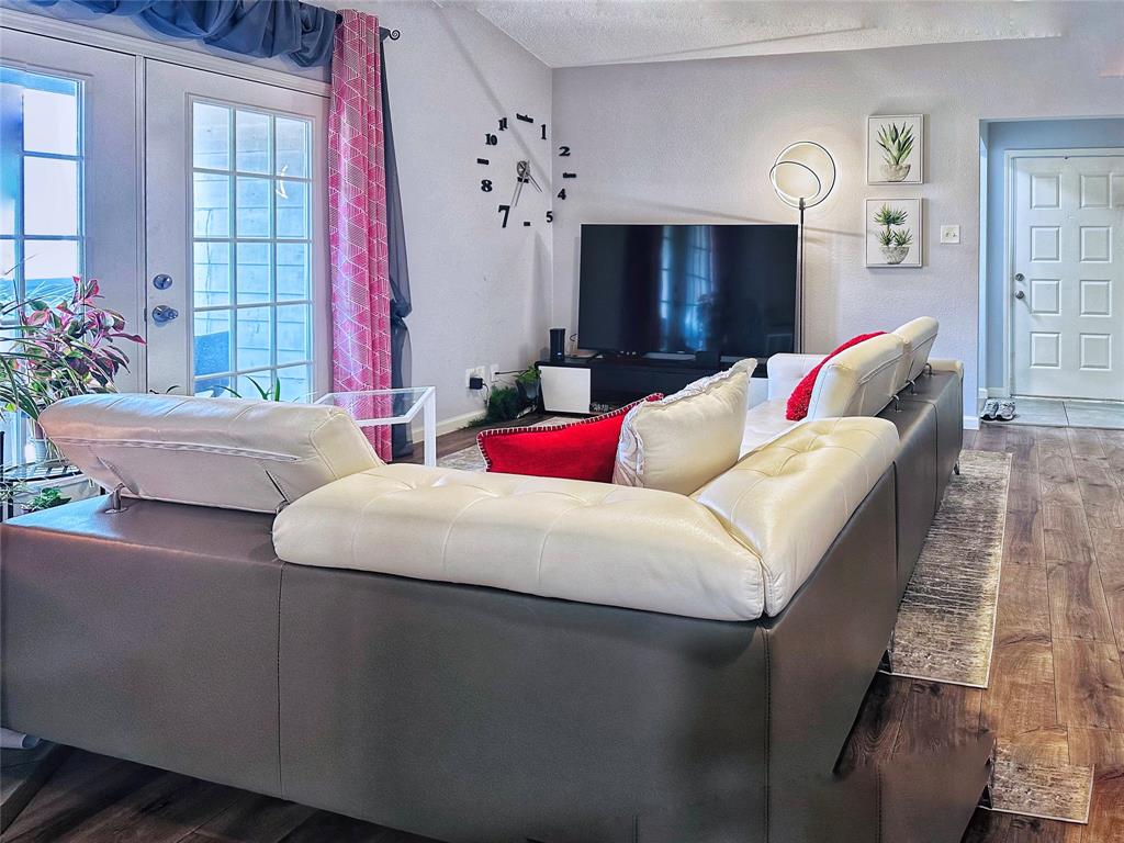 Parkwood Creek Condos - Residential