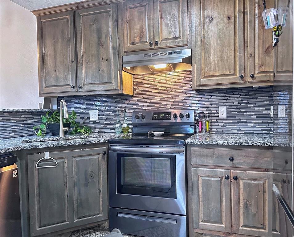 Parkwood Creek Condos - Residential