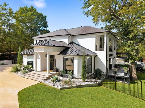 Photo of 700 Garden Court, Southlake, TX 76092 (MLS # 21396914)