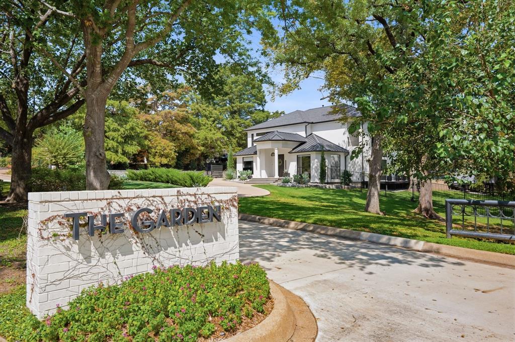 700 Garden Court