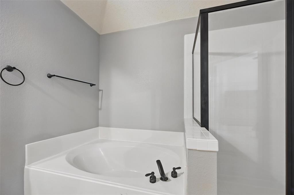 Rowlett, Texas 75089, United States, 4 Bedrooms Bedrooms, ,2 BathroomsBathrooms,Residential,Active,142232