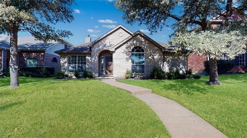 Photo of 11400 Lockshire Drive, Frisco, TX 75035 (MLS # 21113410)