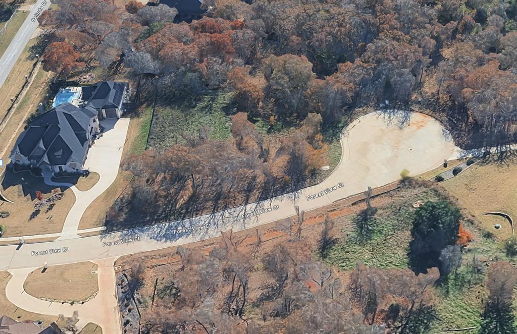 608 Forest View Court