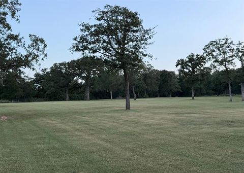 1044 Private Road 7039 Lexington TX 78947