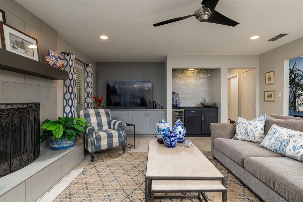 Ridglea Country Club Estates - Residential