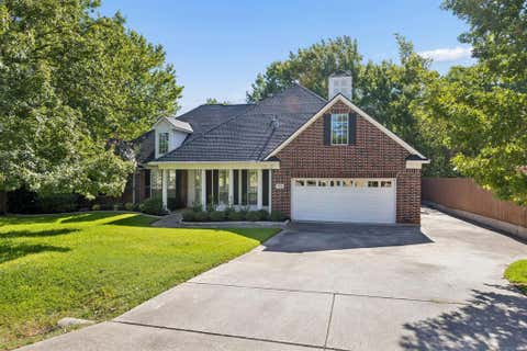 Photo of 3718 Lakeview Drive, Grapevine, TX 76051 (MLS # 21360868)