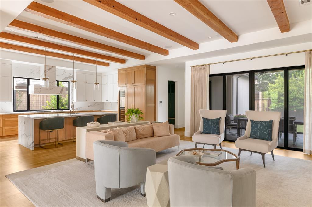 6709 Woodland Drive
