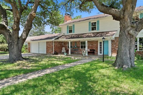 Photo of 6409 Chapman Drive, Greenville, TX 75402 (MLS # 20975596)