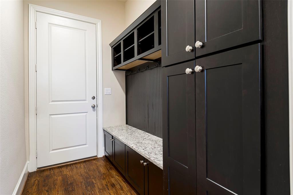Irving, Texas 75039, United States, 3 Bedrooms Bedrooms, ,4 BathroomsBathrooms,Residential,Pending,13210