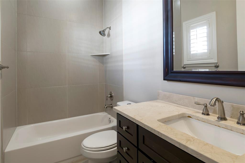 Irving, Texas 75039, United States, 3 Bedrooms Bedrooms, ,4 BathroomsBathrooms,Residential,Pending,13210
