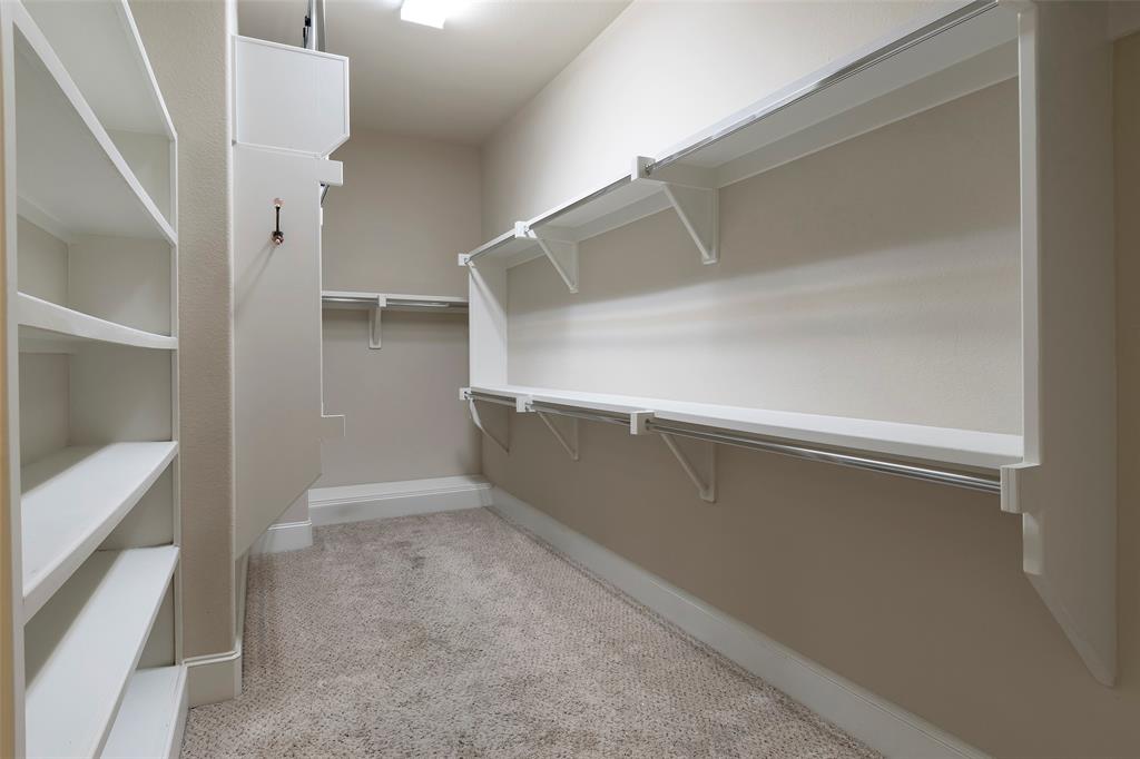 Irving, Texas 75039, United States, 3 Bedrooms Bedrooms, ,4 BathroomsBathrooms,Residential,Pending,13210