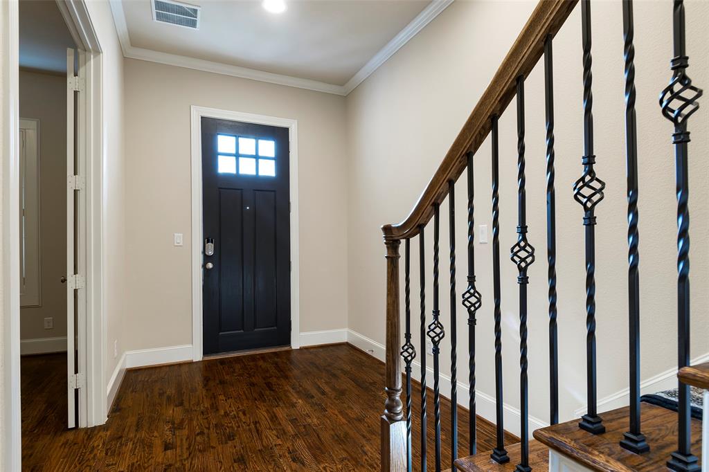 Irving, Texas 75039, United States, 3 Bedrooms Bedrooms, ,4 BathroomsBathrooms,Residential,Pending,13210