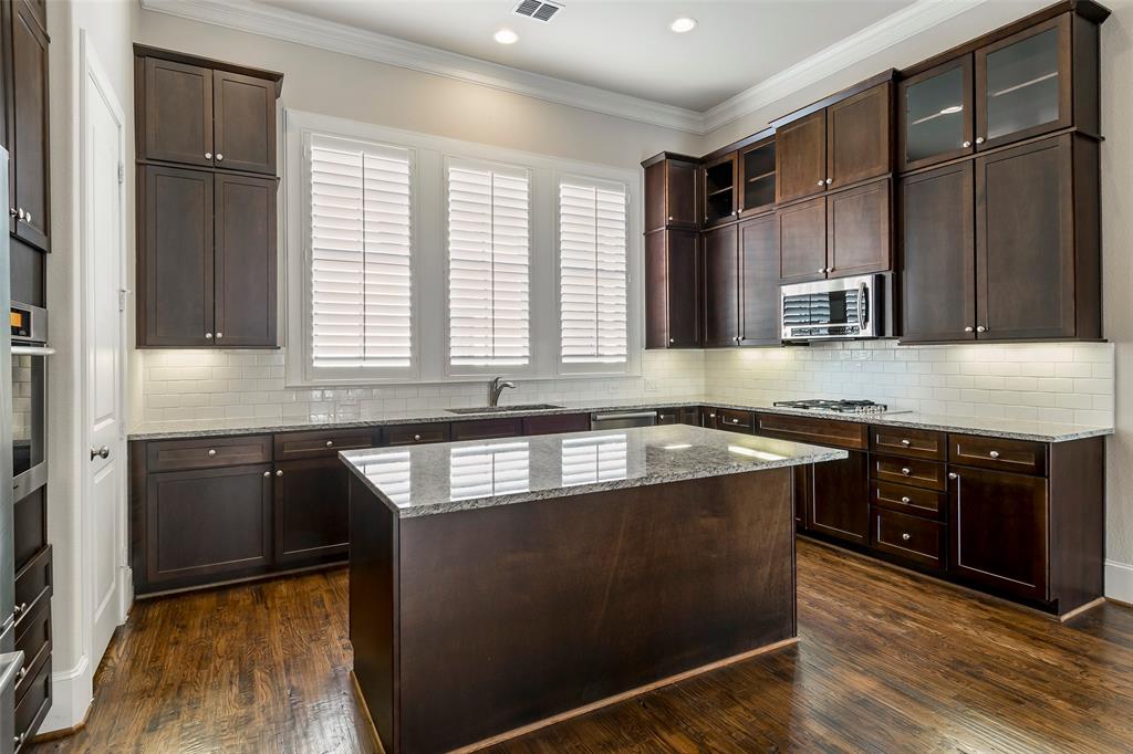 Irving, Texas 75039, United States, 3 Bedrooms Bedrooms, ,4 BathroomsBathrooms,Residential,Pending,13210