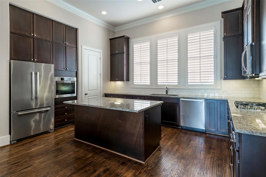 Irving, Texas 75039, United States, 3 Bedrooms Bedrooms, ,4 BathroomsBathrooms,Residential,Pending,13210