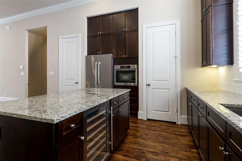 Irving, Texas 75039, United States, 3 Bedrooms Bedrooms, ,4 BathroomsBathrooms,Residential,Pending,13210