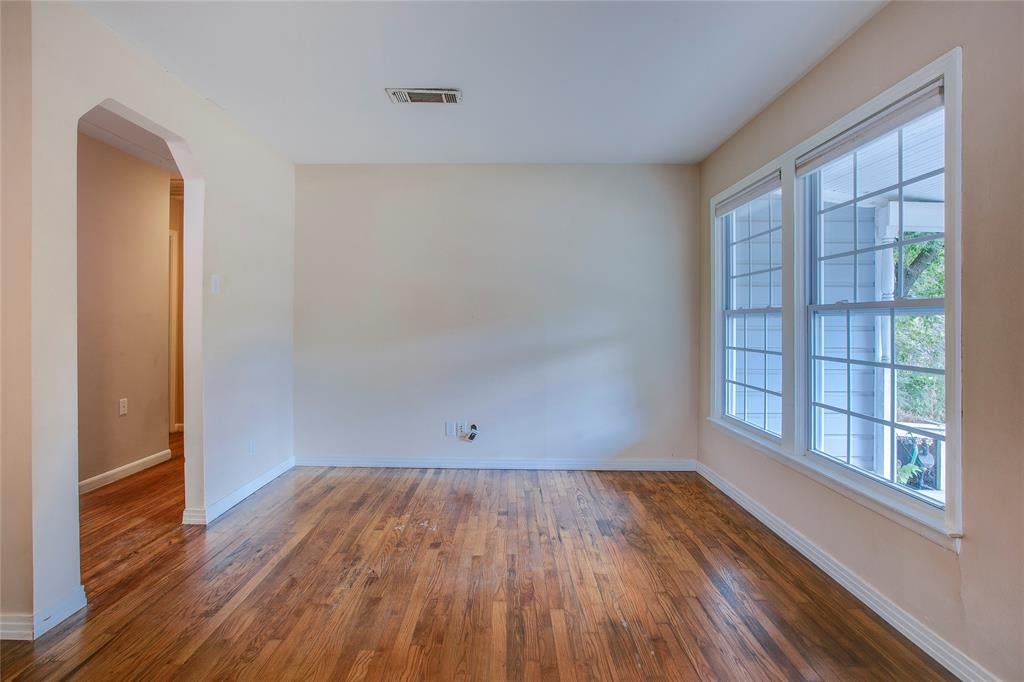 1806 Lakeland Drive