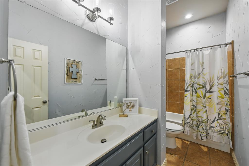 Lantana, Texas 76226, United States, 5 Bedrooms Bedrooms, ,4 BathroomsBathrooms,Residential,Pending,115889