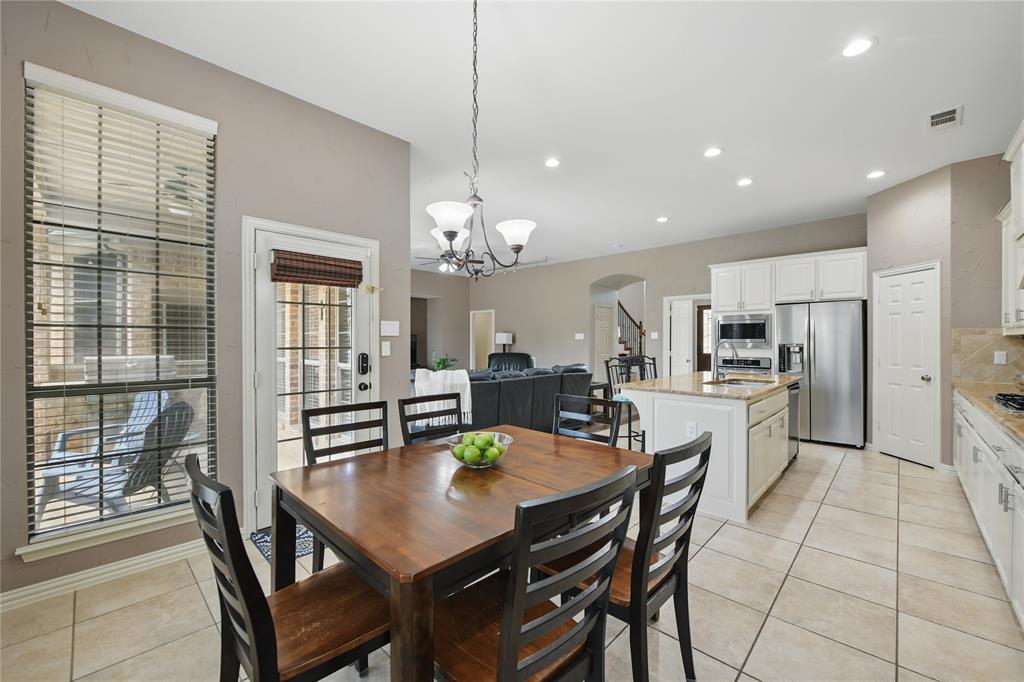 Lantana, Texas 76226, United States, 5 Bedrooms Bedrooms, ,4 BathroomsBathrooms,Residential,Pending,115889