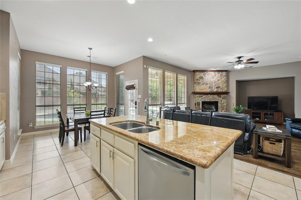 Lantana, Texas 76226, United States, 5 Bedrooms Bedrooms, ,4 BathroomsBathrooms,Residential,Pending,115889