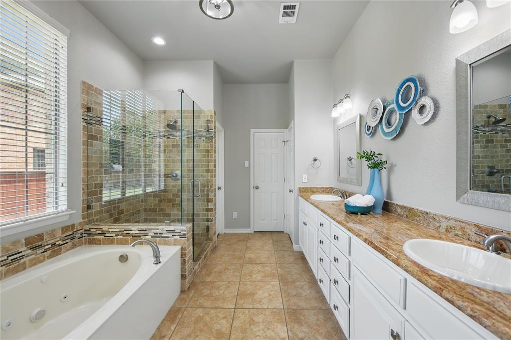 Lantana, Texas 76226, United States, 5 Bedrooms Bedrooms, ,4 BathroomsBathrooms,Residential,Pending,115889