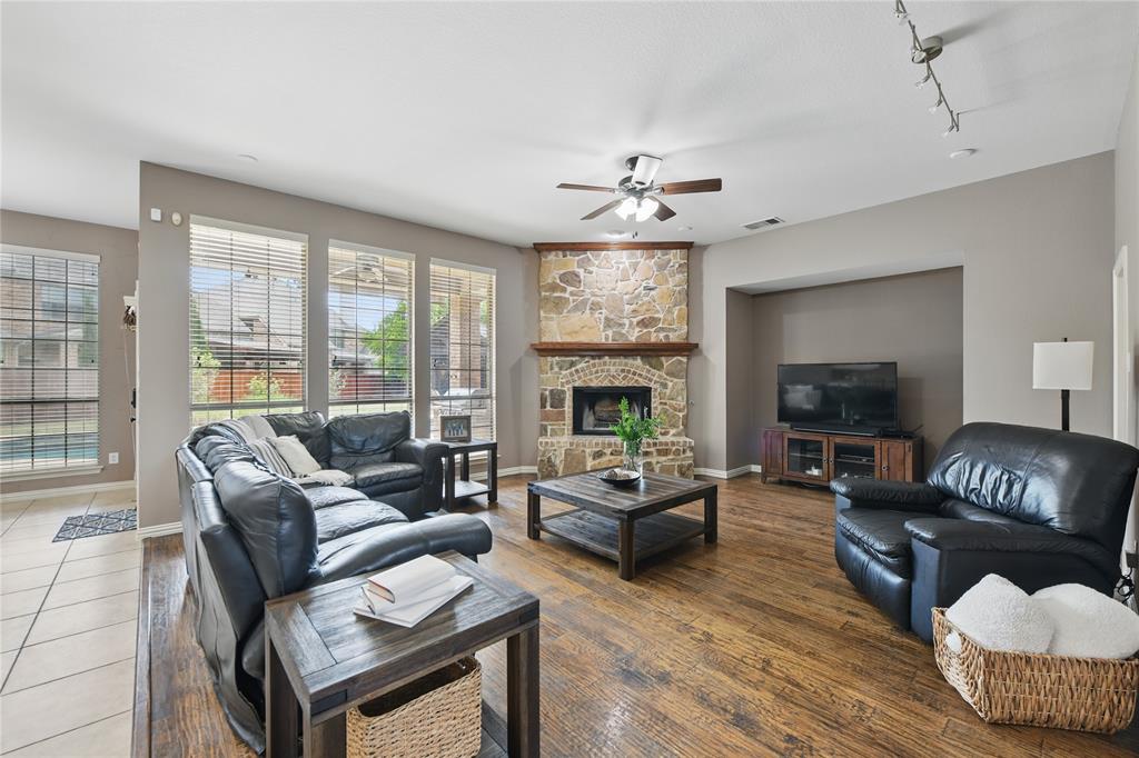 Lantana, Texas 76226, United States, 5 Bedrooms Bedrooms, ,4 BathroomsBathrooms,Residential,Pending,115889